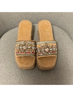 NWT White Mountain Tan Jeweled Sandals size 9